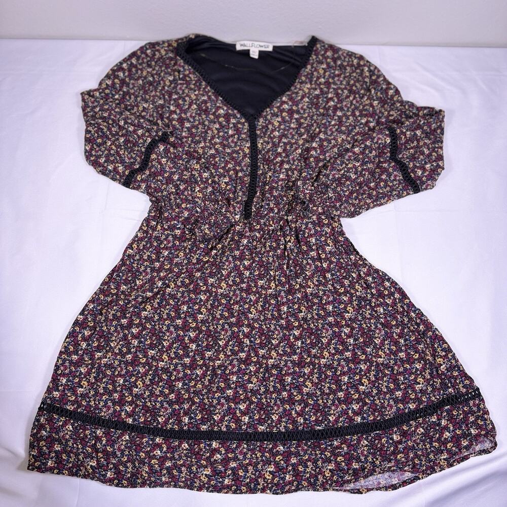 Wallflower Mini Dress Floral Print V Neck Size M- Long Sleeve